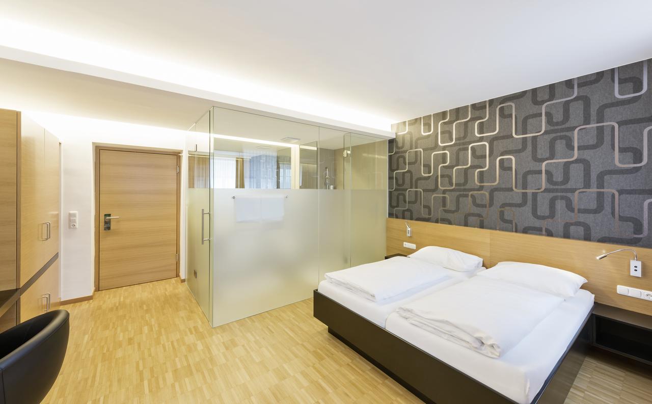 Hotel Gasthof Fischer Мархтренк Екстер'єр фото